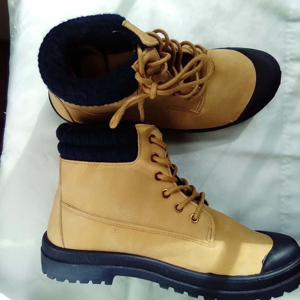 Fabletics boys short boots navy & brown SZ 6